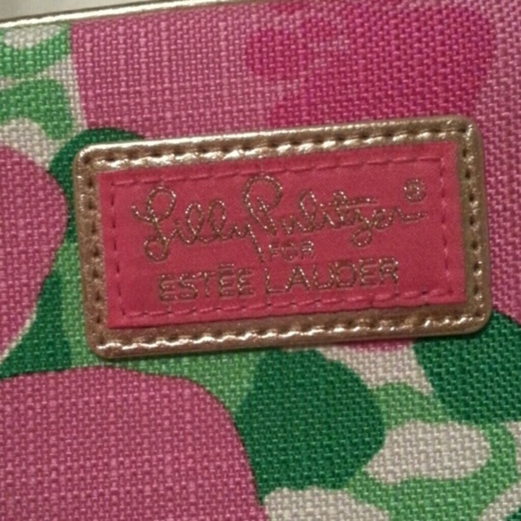 Lilly pulitzer for Estee lauder make up bag. - Picture 2 of 4